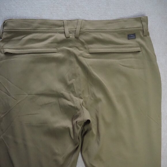 L.L.Bean Men's Comfort Stretch Performance Chinos Khaki 36/32 - Picture 3 of 8